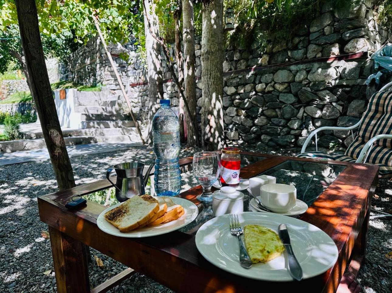 Old Hunza Inn Karimabad  Exterior photo