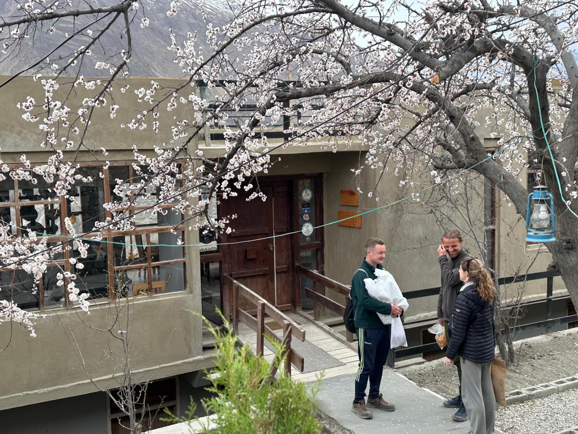 Old Hunza Inn Karimabad  Exterior photo