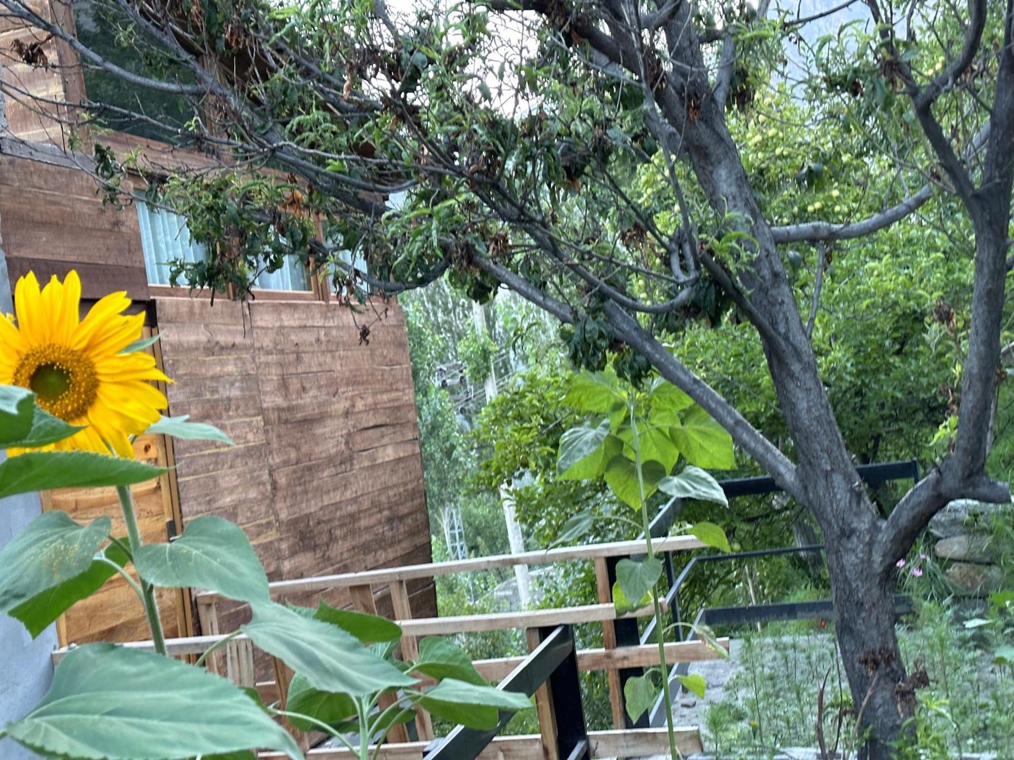 Old Hunza Inn Karimabad  Exterior photo